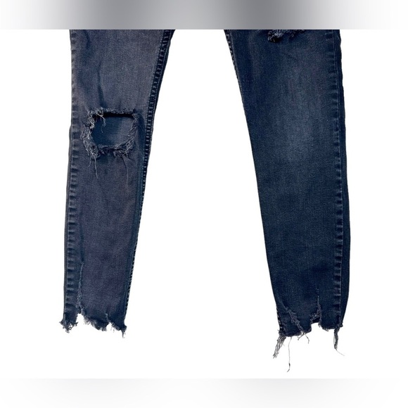 Free People Women's Skinny Stretch Distressed Charcoal Wash Raw Hem Sz. …​​​ - Picture 4 of 13